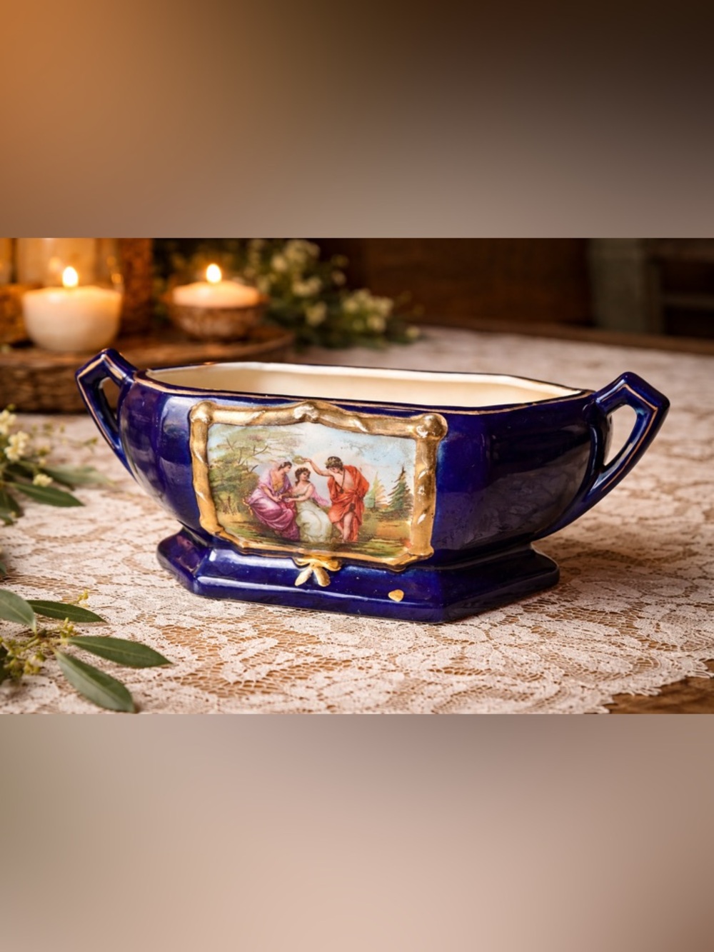 JS COBALT BLUE PORCELAIN CENTERPIECE GOLD GILT ROMANTIC SCENE 💕